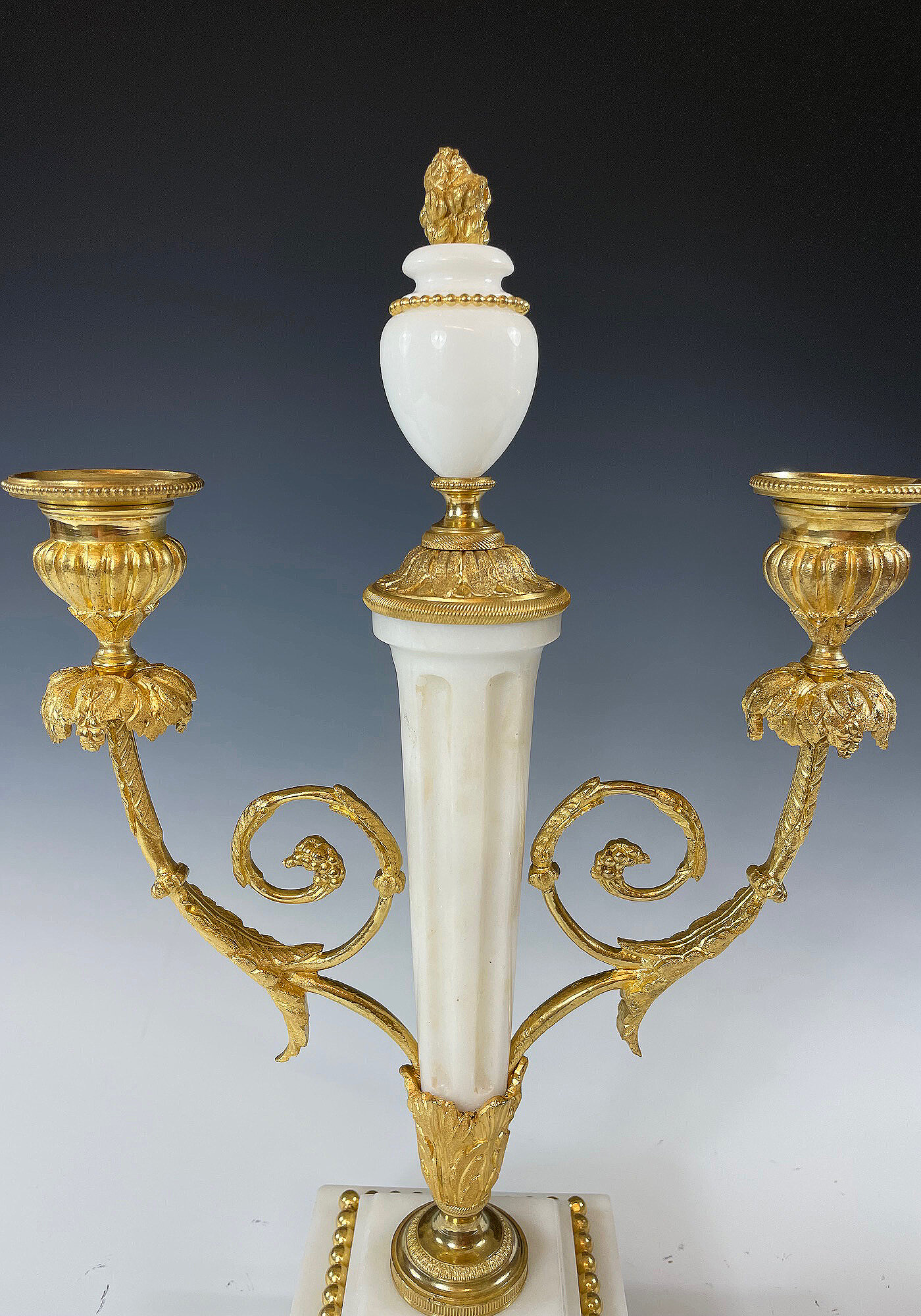 Paire de chandeliers d’époque Napoléon III (2)