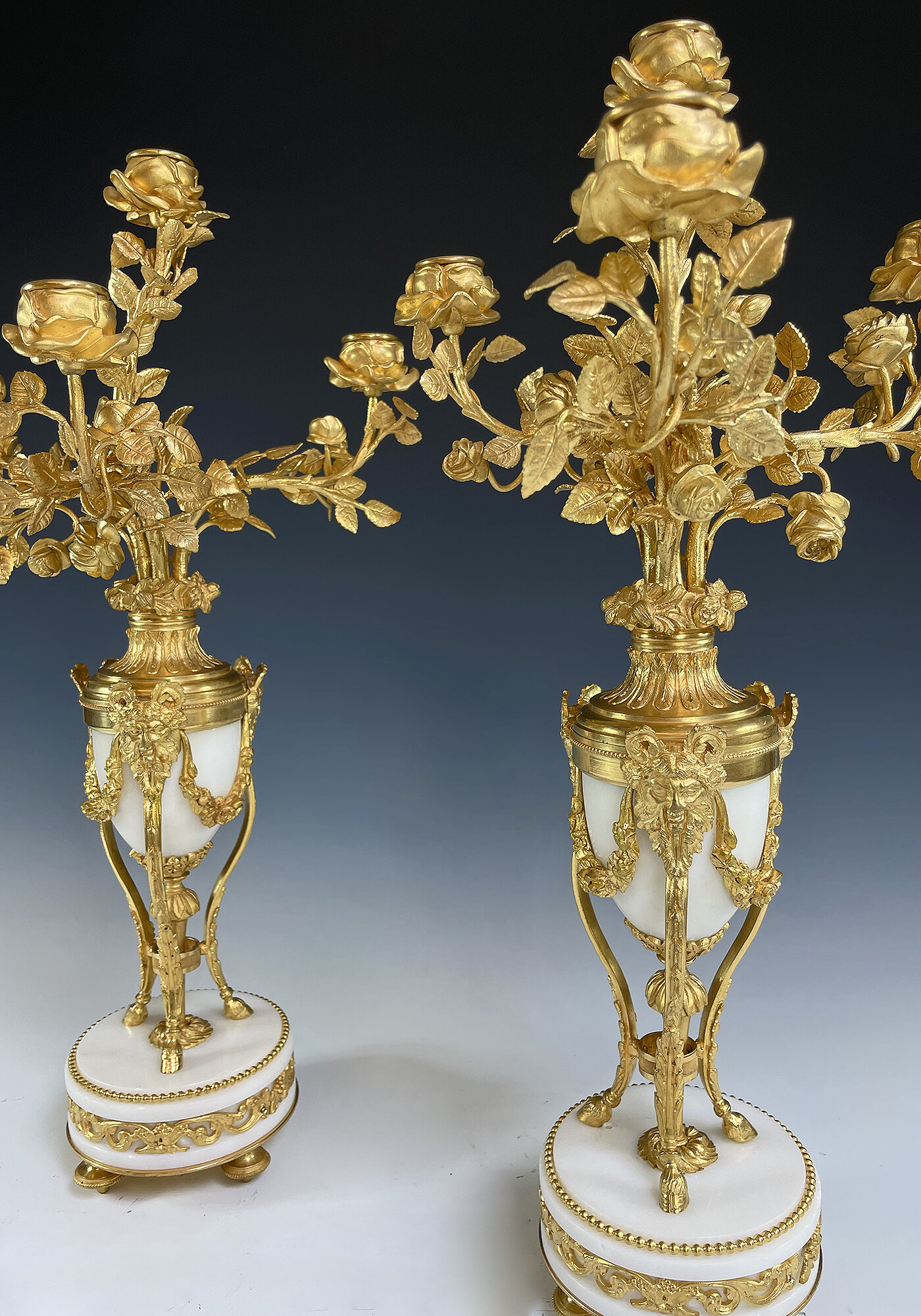 paire de chandelier fleurie bronze (1)